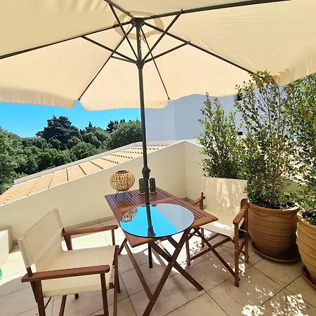 Διαμέρισμα Ada's House